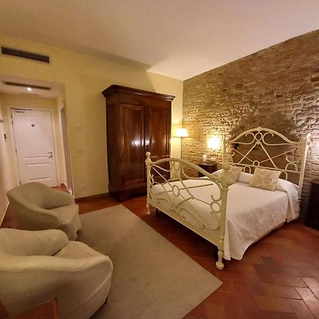 Hotel Il Castello Certaldo Bagian luar foto