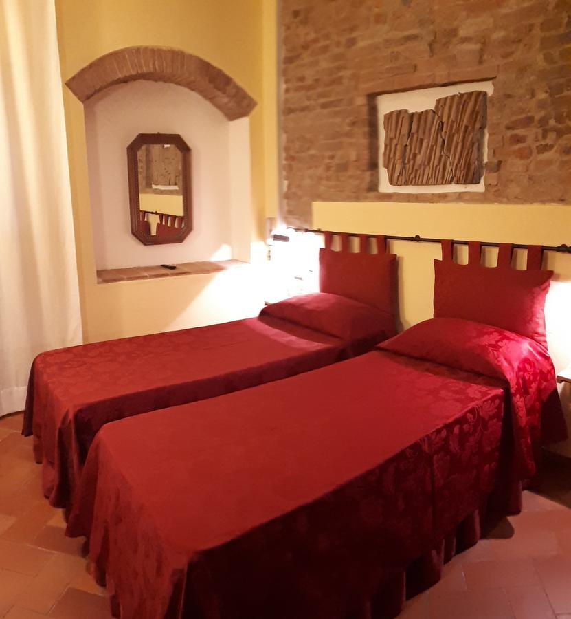 Hotel Il Castello Certaldo Bagian luar foto