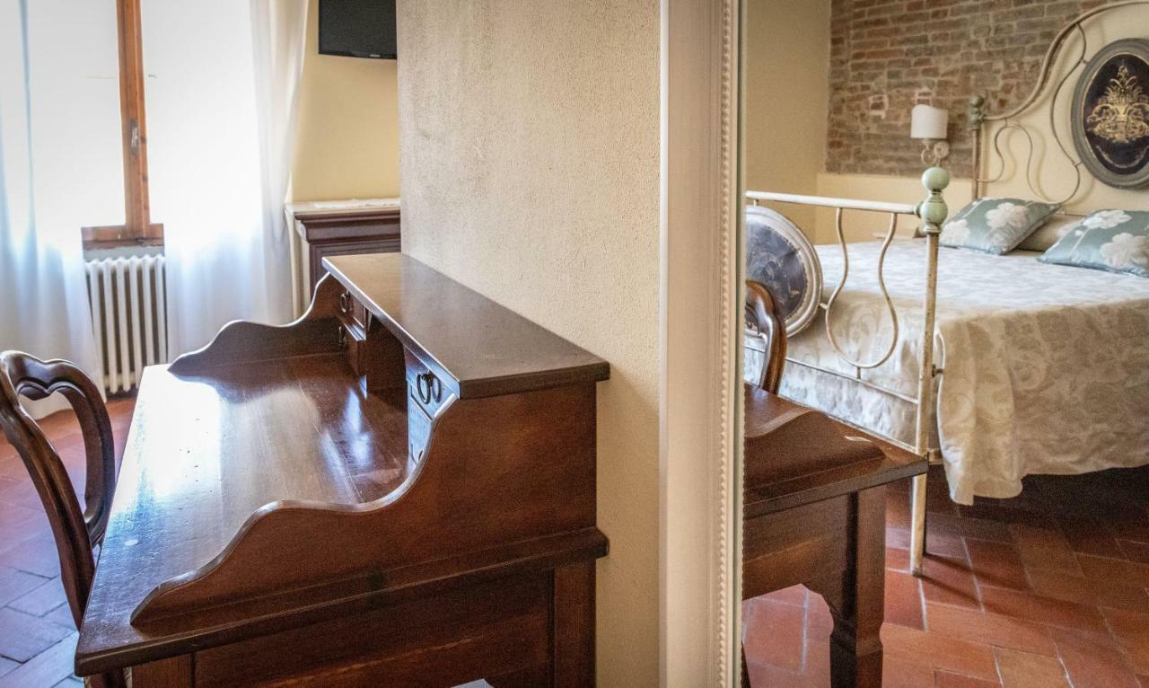 Hotel Il Castello Certaldo Bagian luar foto